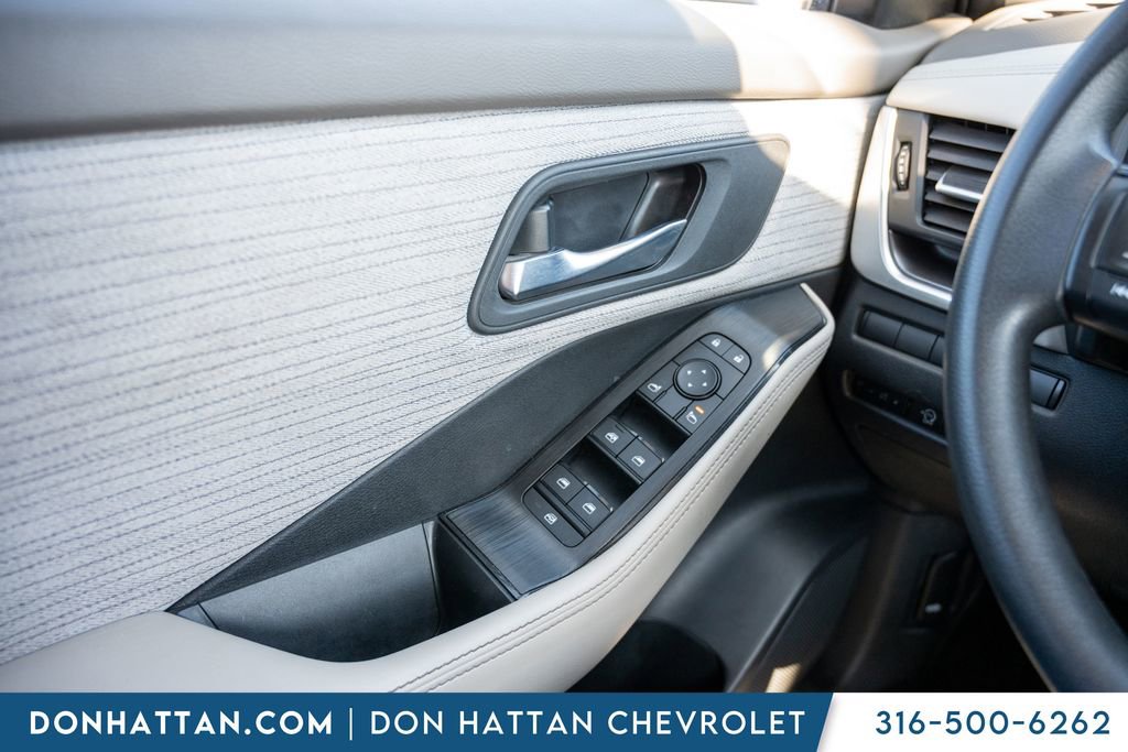 Used 2023 Nissan Rogue SV image 17