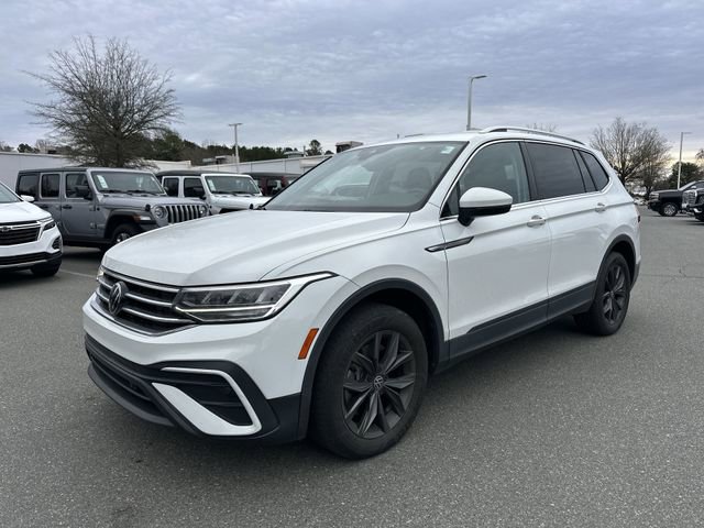 Certified 2022 Volkswagen Tiguan SE