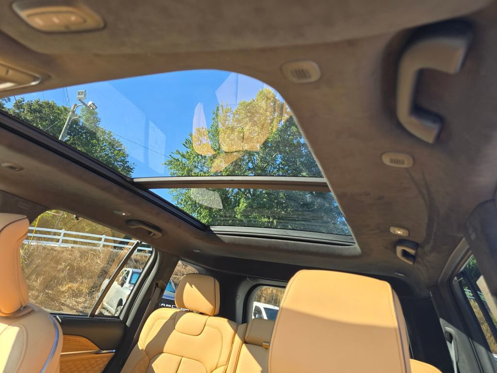 New 2025 Jeep Grand Cherokee Summit image 11