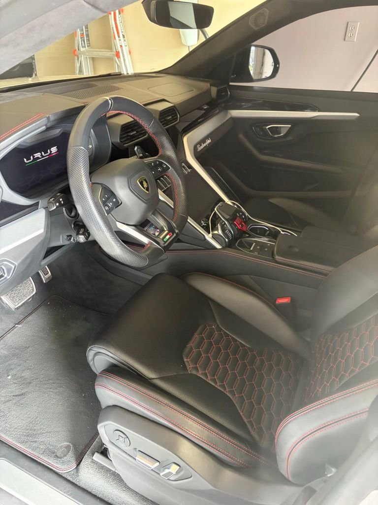Used 2019 Lamborghini Urus AWD/4WD image 7