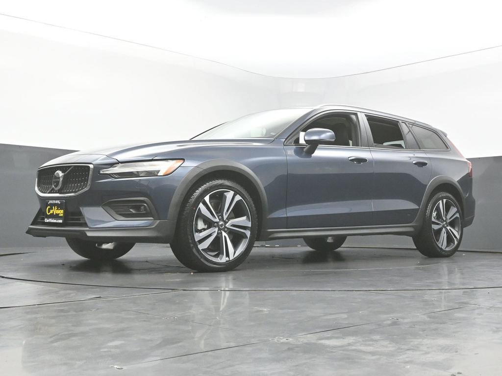 Used 2023 Volvo V60 B5 Cross Country Plus w/ Climate Package image 47