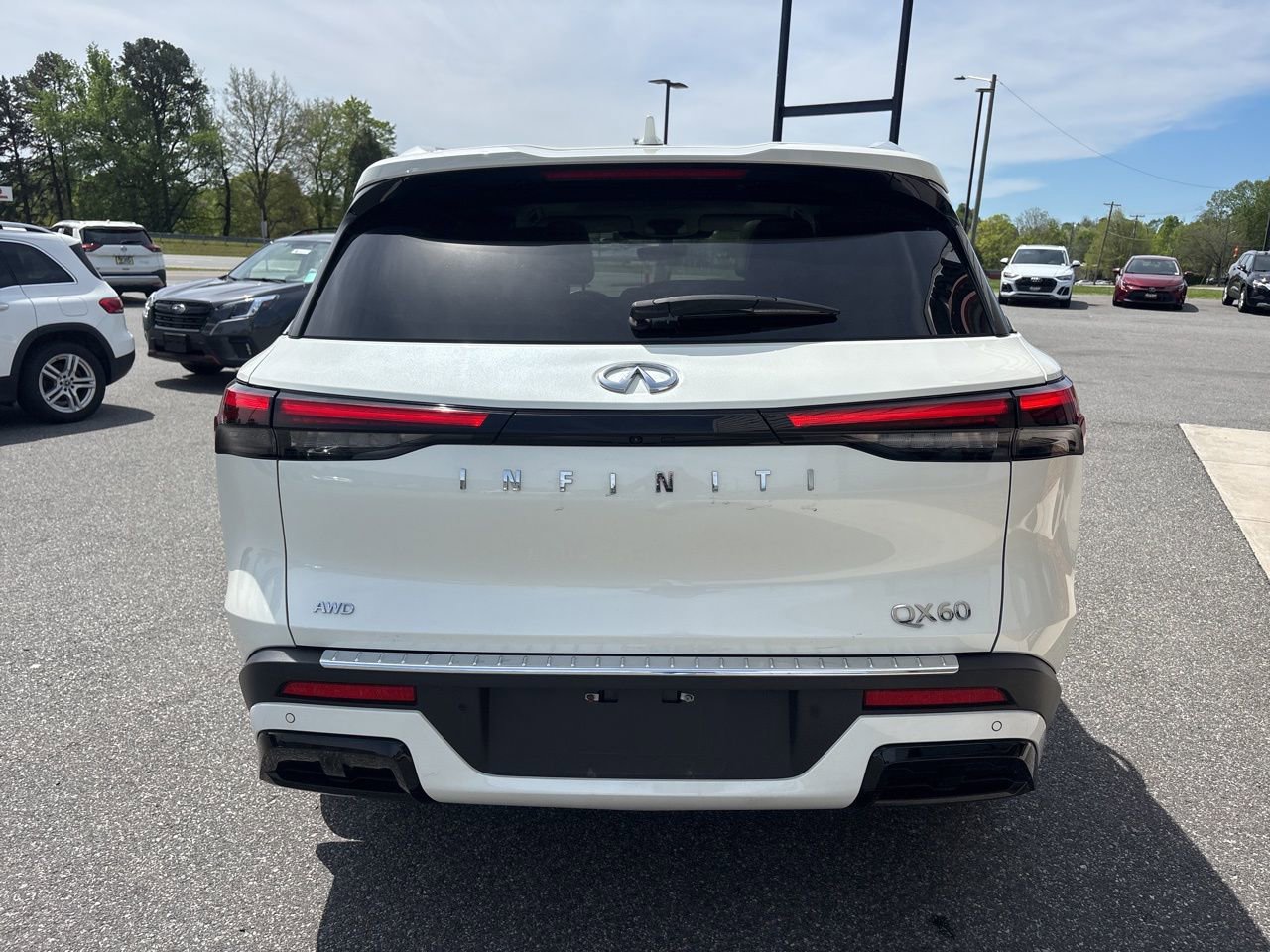 Used 2023 INFINITI QX60 Luxe w/ Cargo Package image 7