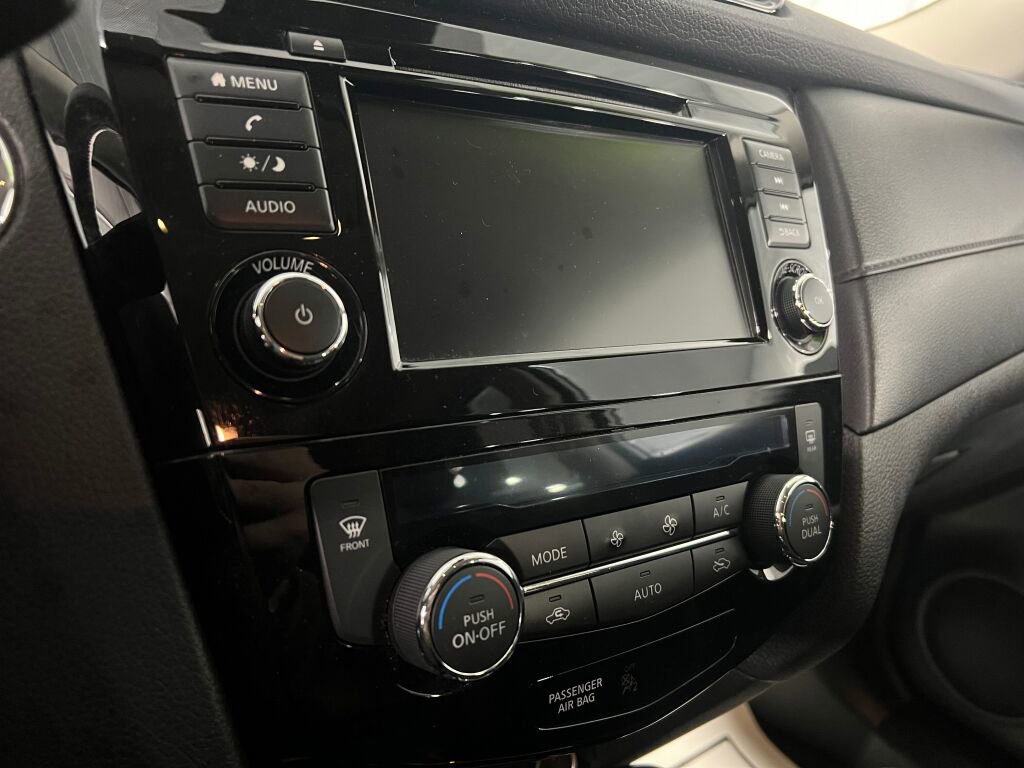 Used 2019 Nissan Rogue SV image 8