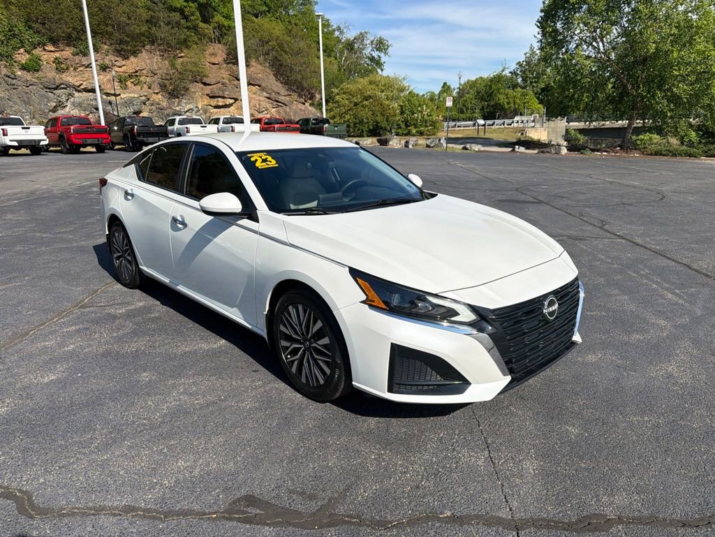 Used 2023 Nissan Altima 2.5 SV