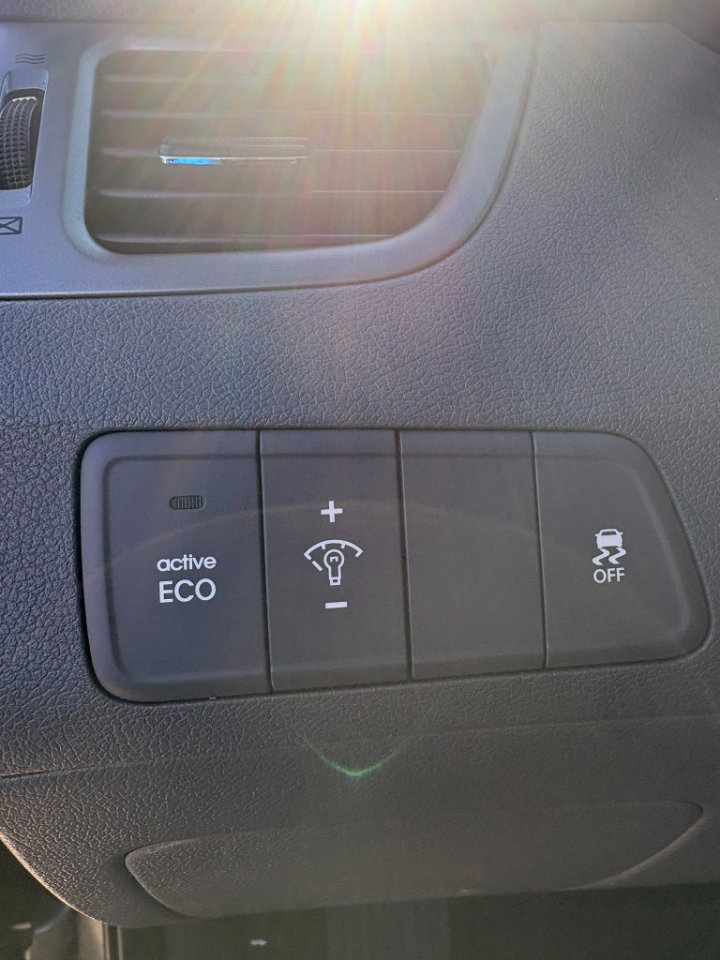 Used 2013 Hyundai Elantra GLS w/ Preferred Pkg image 9