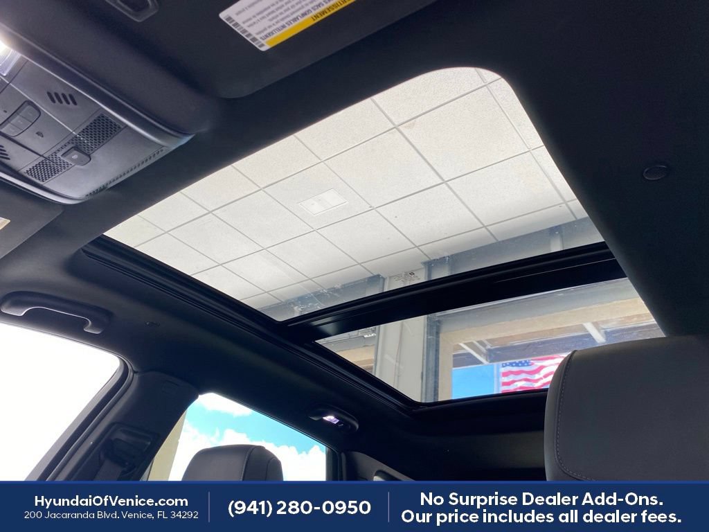 Used 2025 Cadillac XT5 Premium Luxury FWD image 8