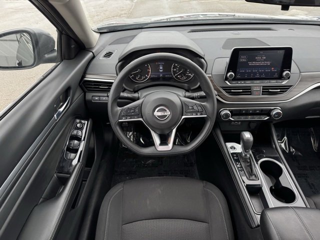 Used 2023 Nissan Altima 2.5 SV image 5