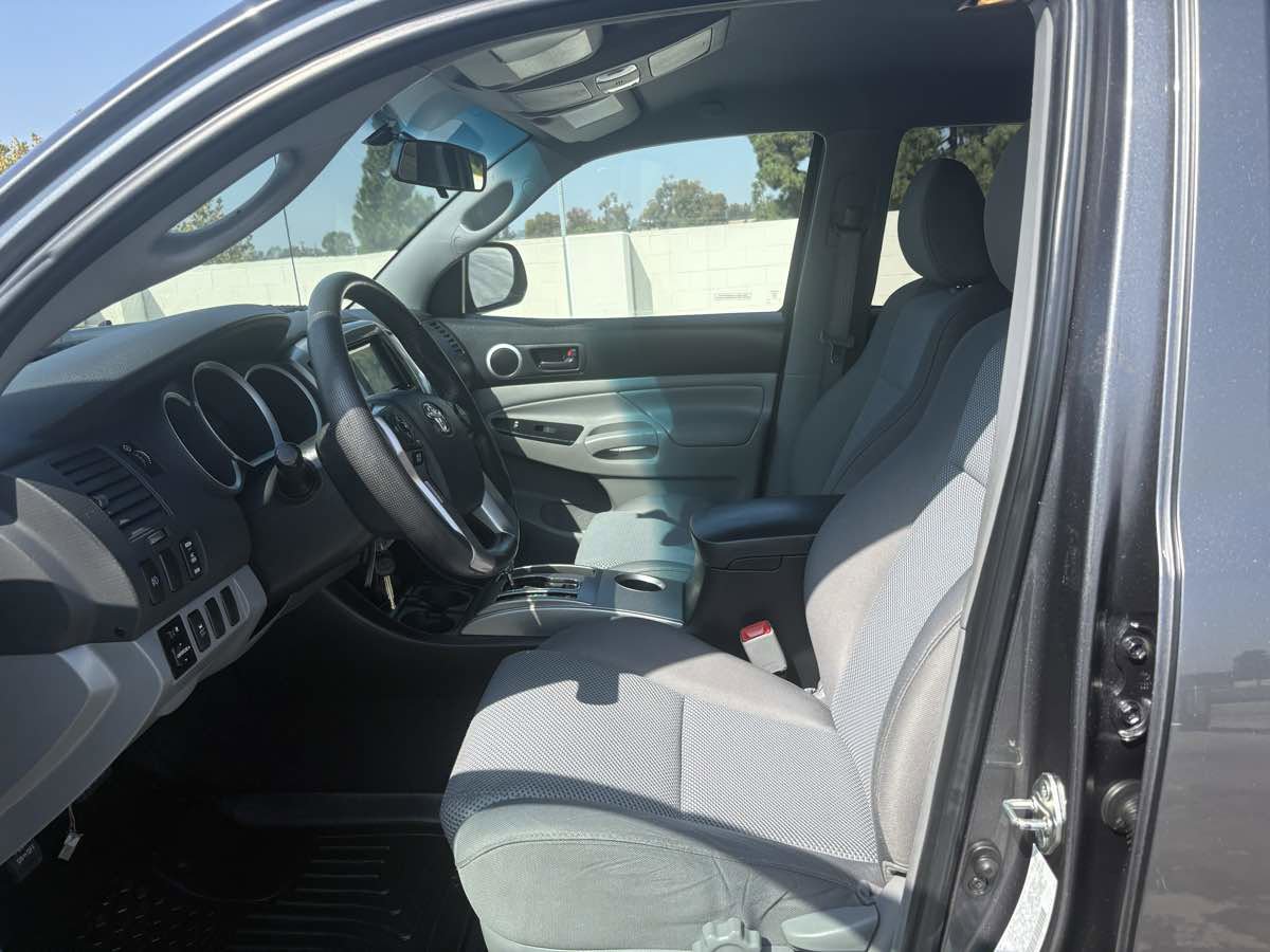 Used 2014 Toyota Tacoma PreRunner image 24