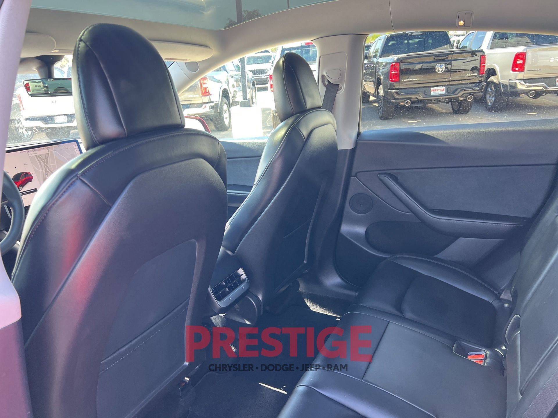 Used 2021 Tesla Model Y Long Range AWD/4WD image 25