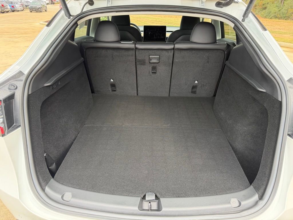 Used 2022 Tesla Model Y Long Range image 10