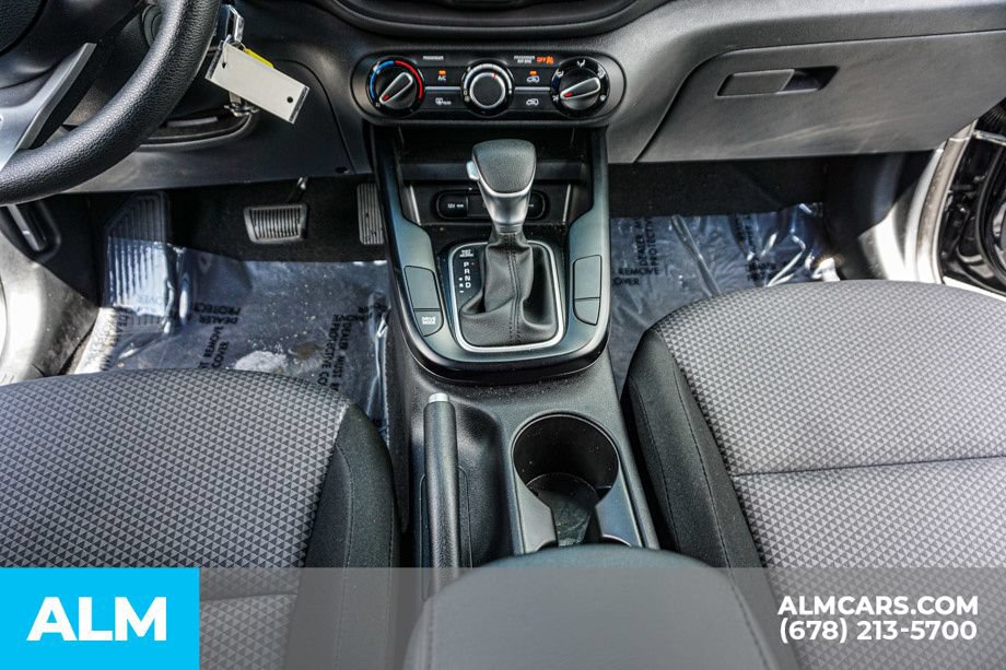 Used 2025 Kia Soul LX w/ LX Technology Package FWD image 39