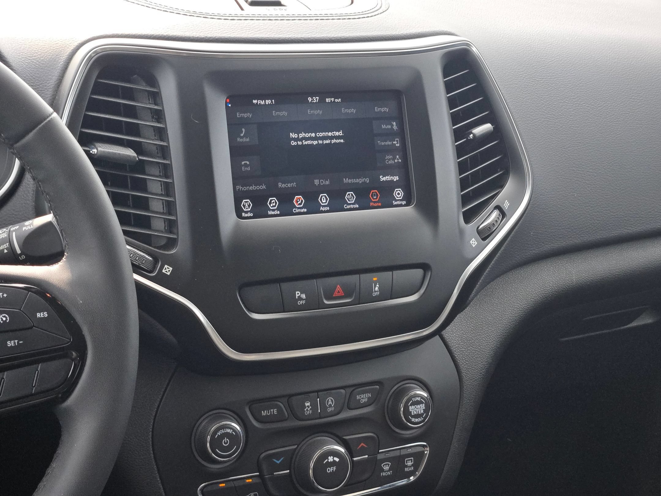 Used 2021 Jeep Cherokee Latitude Plus w/ Sun & Sound Group AWD/4WD image 16