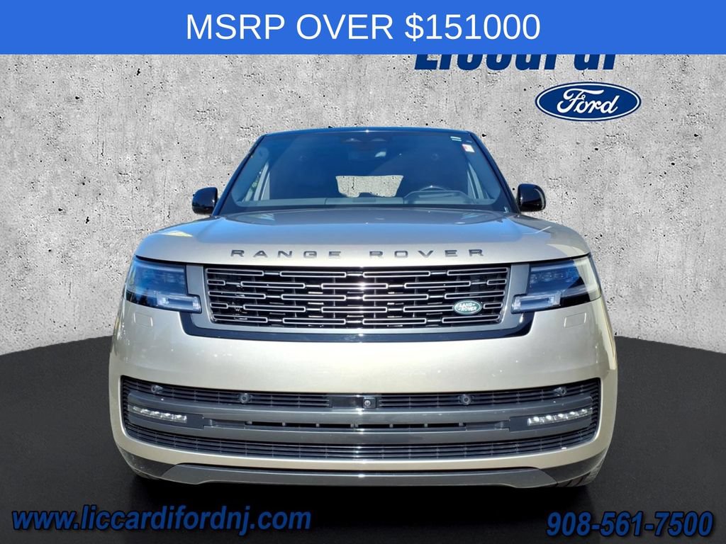 Used 2024 Land Rover Range Rover SE AWD/4WD image 2