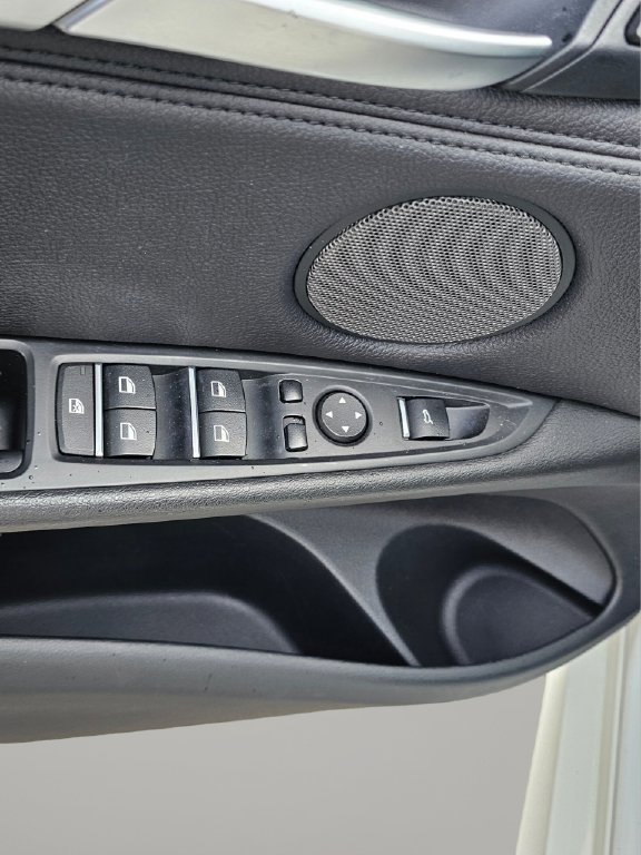 Used 2015 BMW X5 xDrive35d image 29