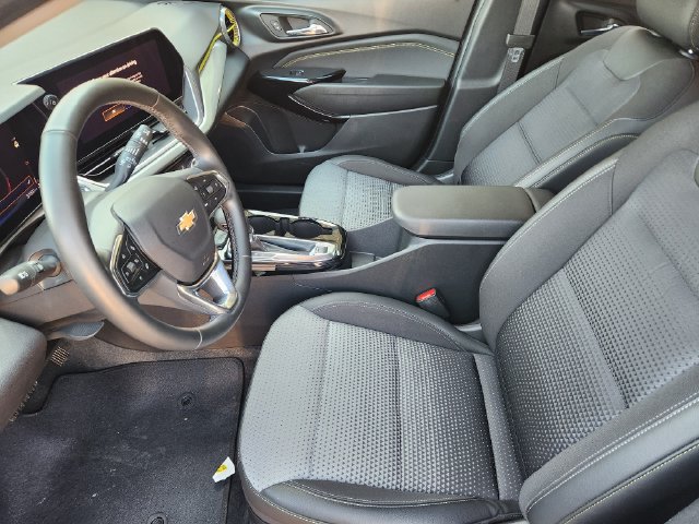 Used 2024 Chevrolet Trax LT w/ Driver Confidence Package FWD image 5