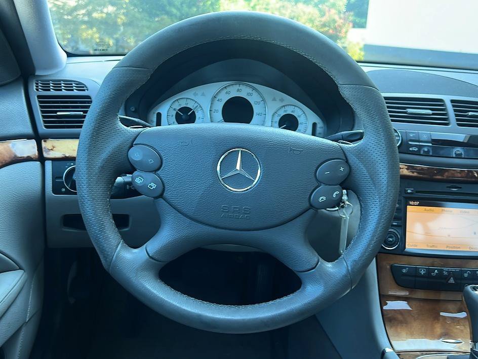 Used 2009 Mercedes-Benz E 350 Sedan image 13