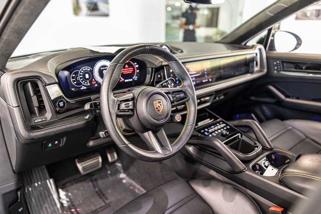 Used 2024 Porsche Cayenne Turbo GT AWD/4WD image 19