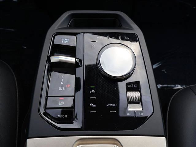 Used 2023 BMW iX xDrive50 w/ Sport Package AWD/4WD image 19