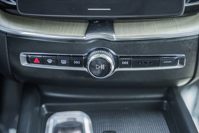 Certified 2026 Volvo XC60 B5 Plus AWD/4WD image 24