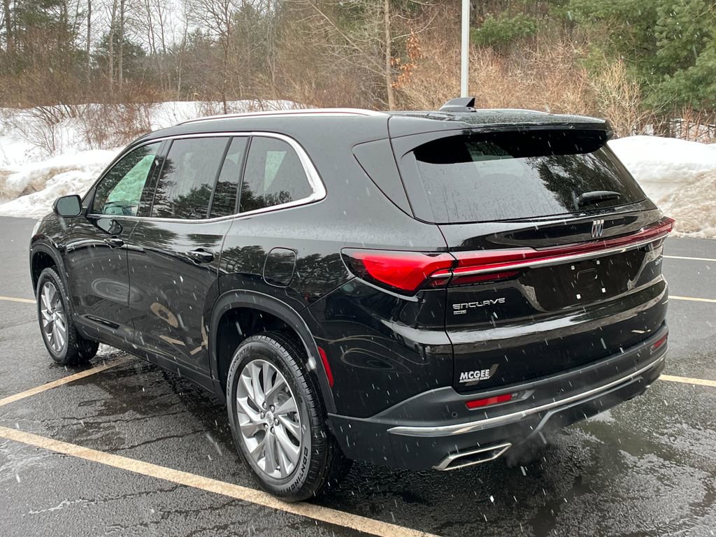 Used 2025 Buick Enclave Preferred image 3