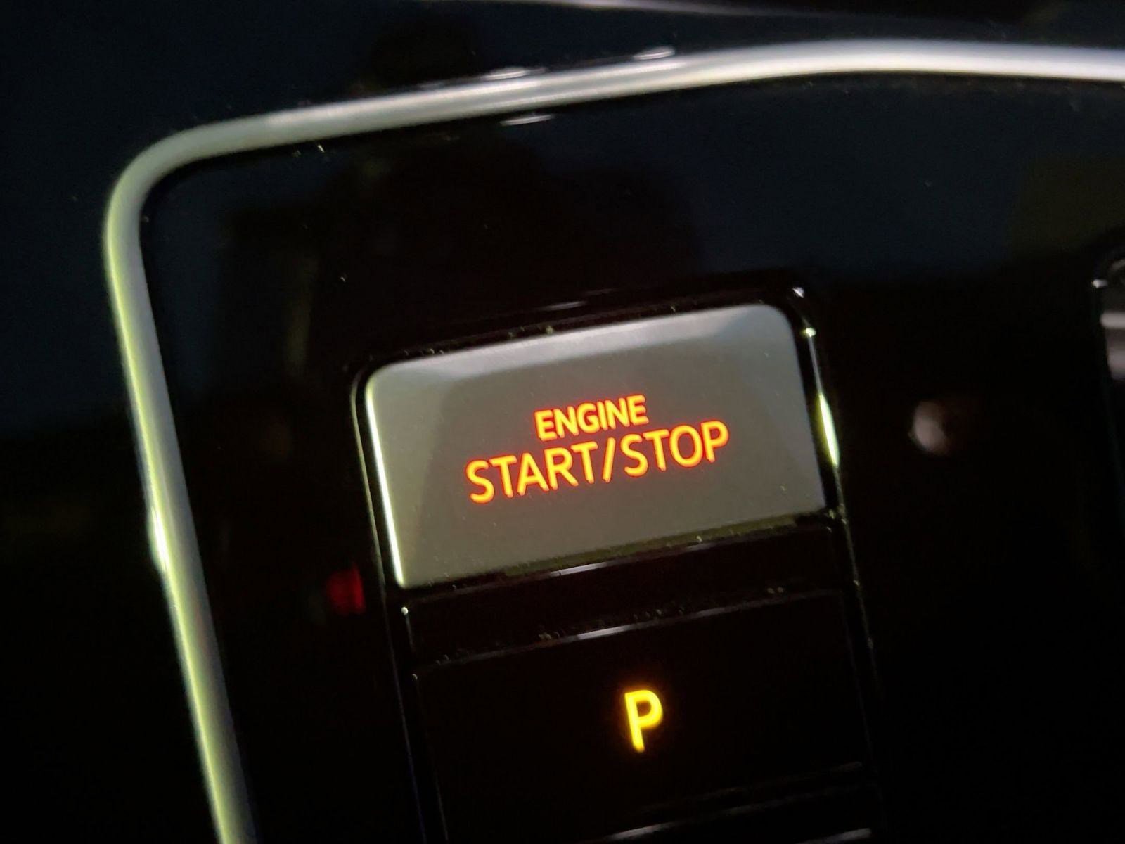 New 2025 Volkswagen Golf SE image 18