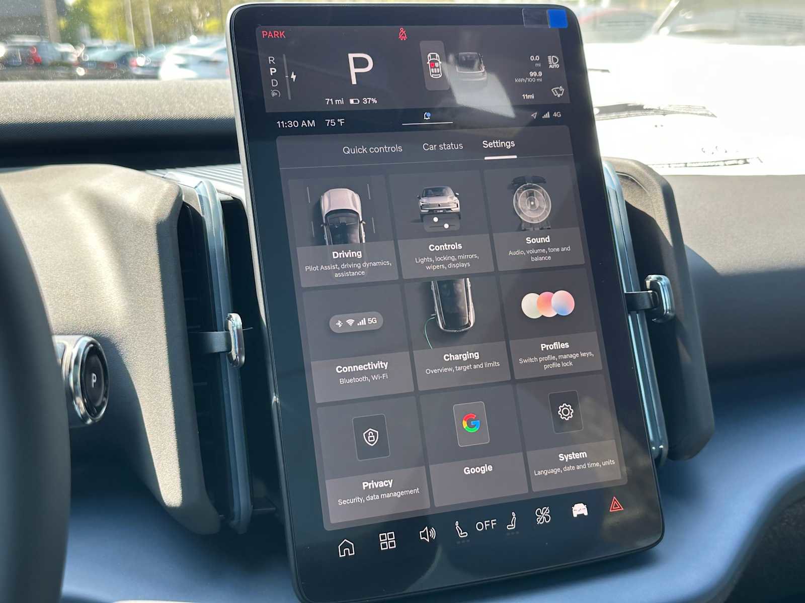 New 2025 Volvo EX30 Plus w/ Protection Package Premier image 28