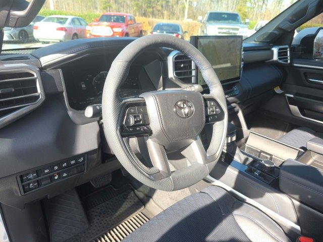 Used 2025 Toyota Sequoia Platinum image 14