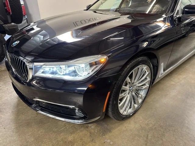 Used 2018 BMW 750i RWD image 5