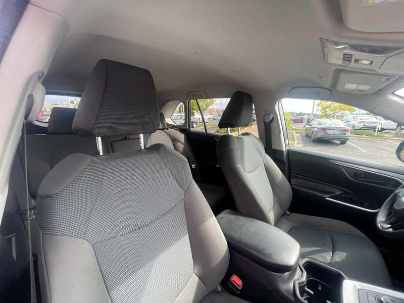 Used 2023 Toyota RAV4 LE AWD/4WD image 11