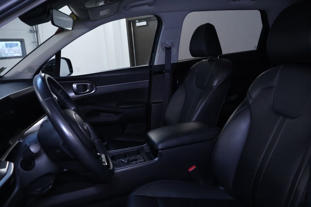 Used 2024 Kia Sorento S image 13