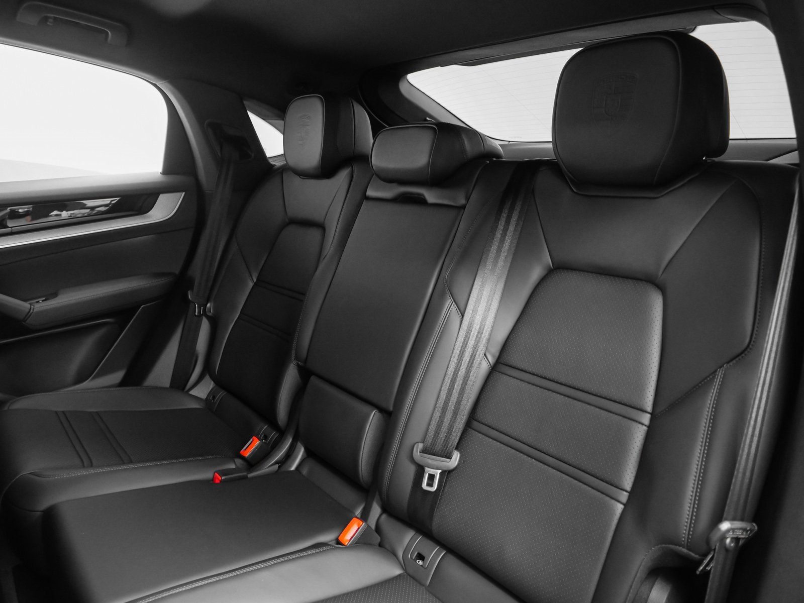 Used 2024 Porsche Cayenne Coupe image 41