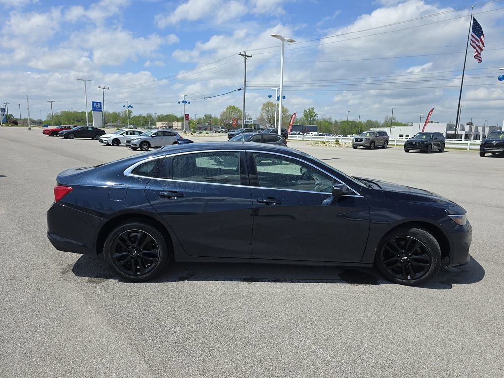 Used 2016 Chevrolet Malibu LT w/ Leather Package FWD image 13