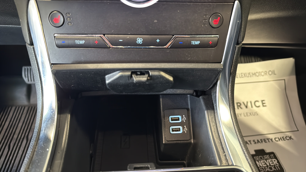 Used 2020 Ford Edge Titanium AWD/4WD image 40