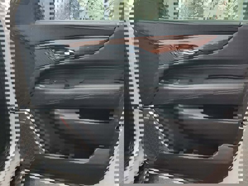 Used 2016 Cadillac Escalade ESV Premium AWD/4WD image 17