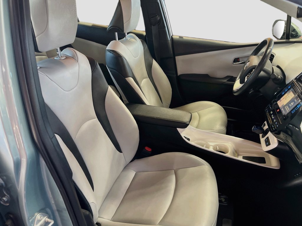 Used 2017 Toyota Prius Four FWD image 28