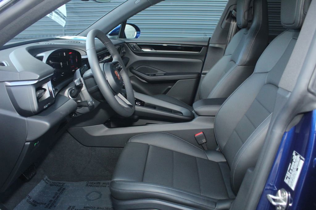 New 2026 Porsche Macan 4 Electric AWD/4WD image 6