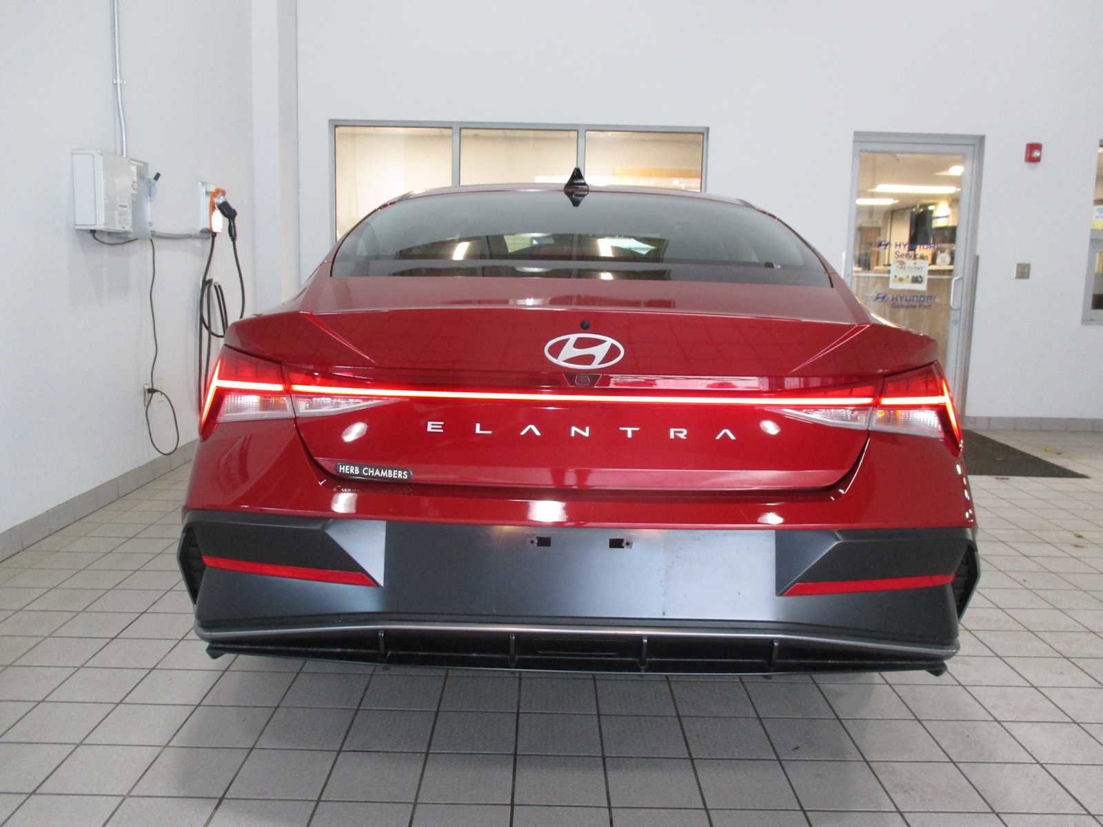 Used 2024 Hyundai Elantra SEL w/ Convenience Package image 16