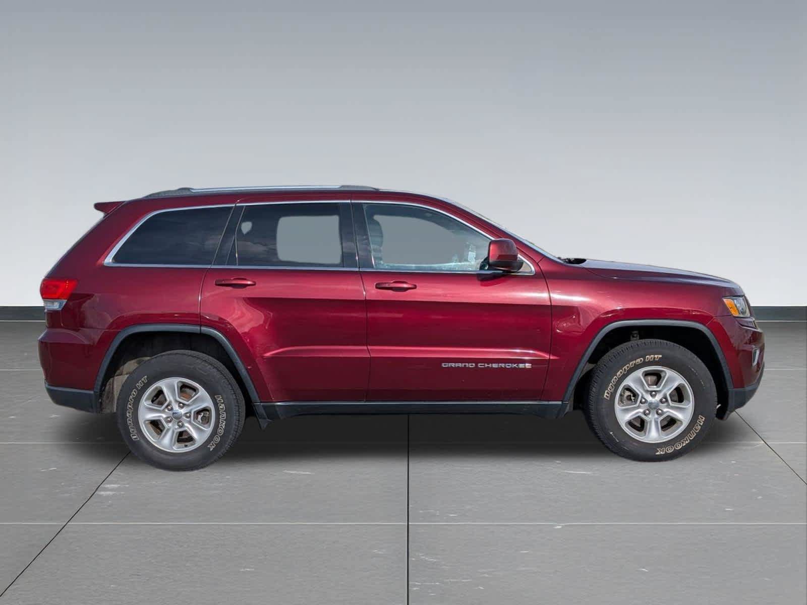 Used 2016 Jeep Grand Cherokee Laredo w/ Quick Order Package 23E AWD/4WD image 6