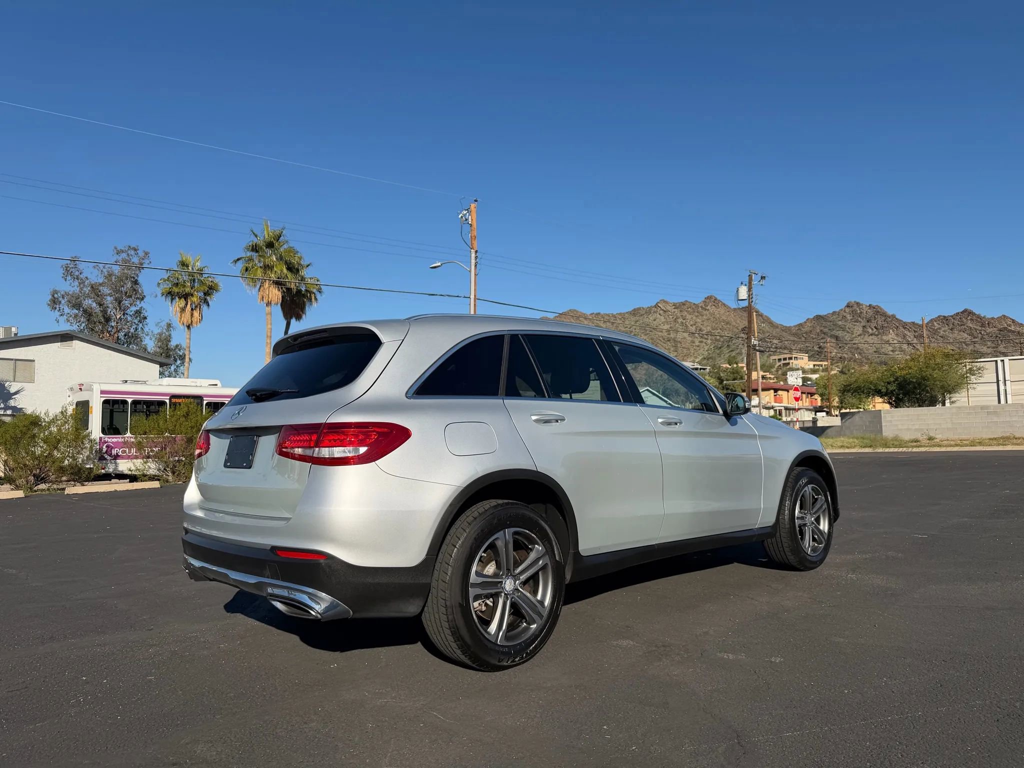 Used 2017 Mercedes-Benz GLC 300 GLC 300 Sport Utility 4D image 5