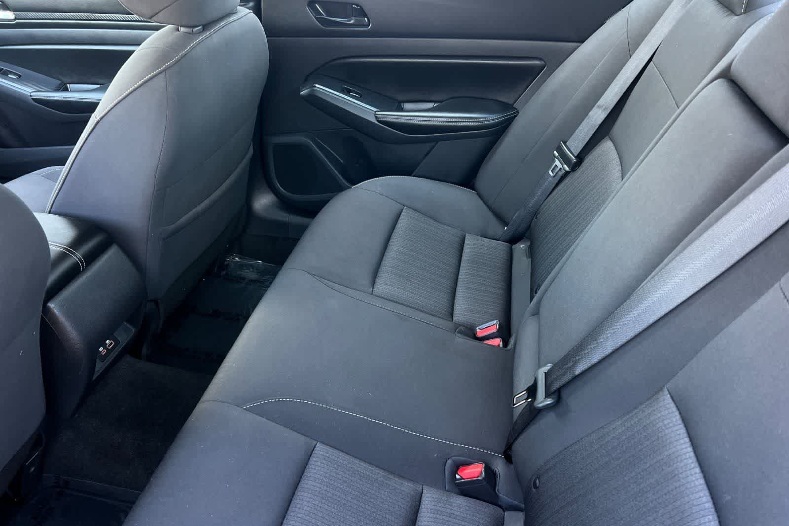 Used 2025 Nissan Altima 2.5 SV FWD image 5