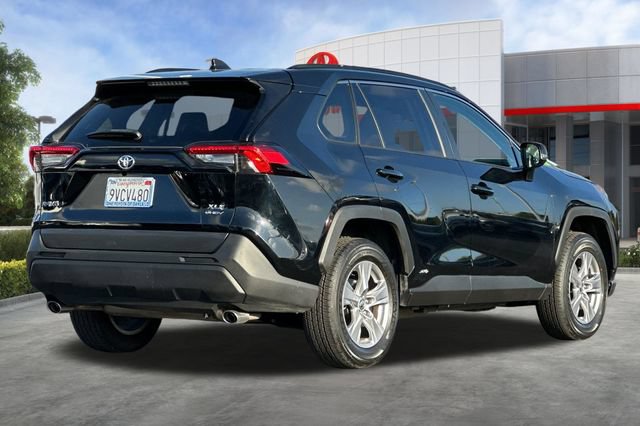 Used 2025 Toyota RAV4 XLE w/ Convenience Package AWD/4WD image 4