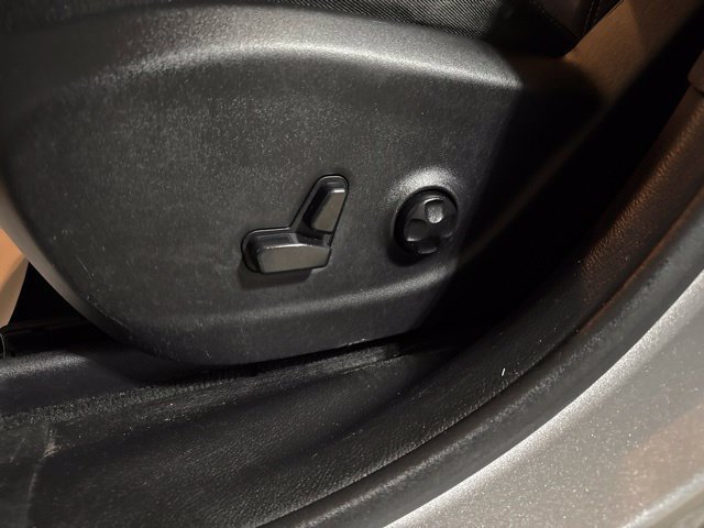 Used 2015 Jeep Cherokee Limited AWD/4WD image 6