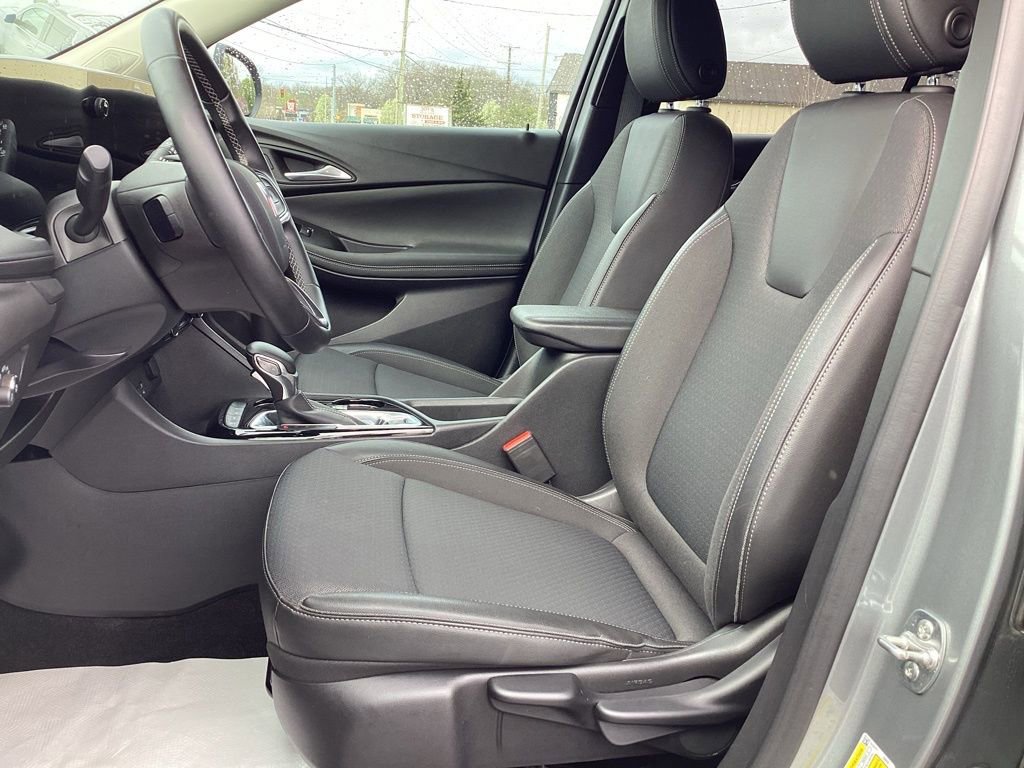 Used 2025 Buick Encore GX Preferred AWD/4WD image 15