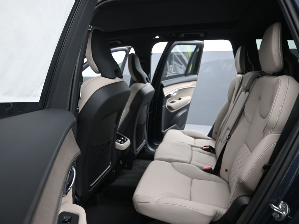 New 2026 Volvo XC90 B5 Plus image 21