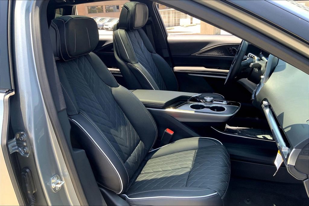 New 2026 Cadillac Lyriq V image 35