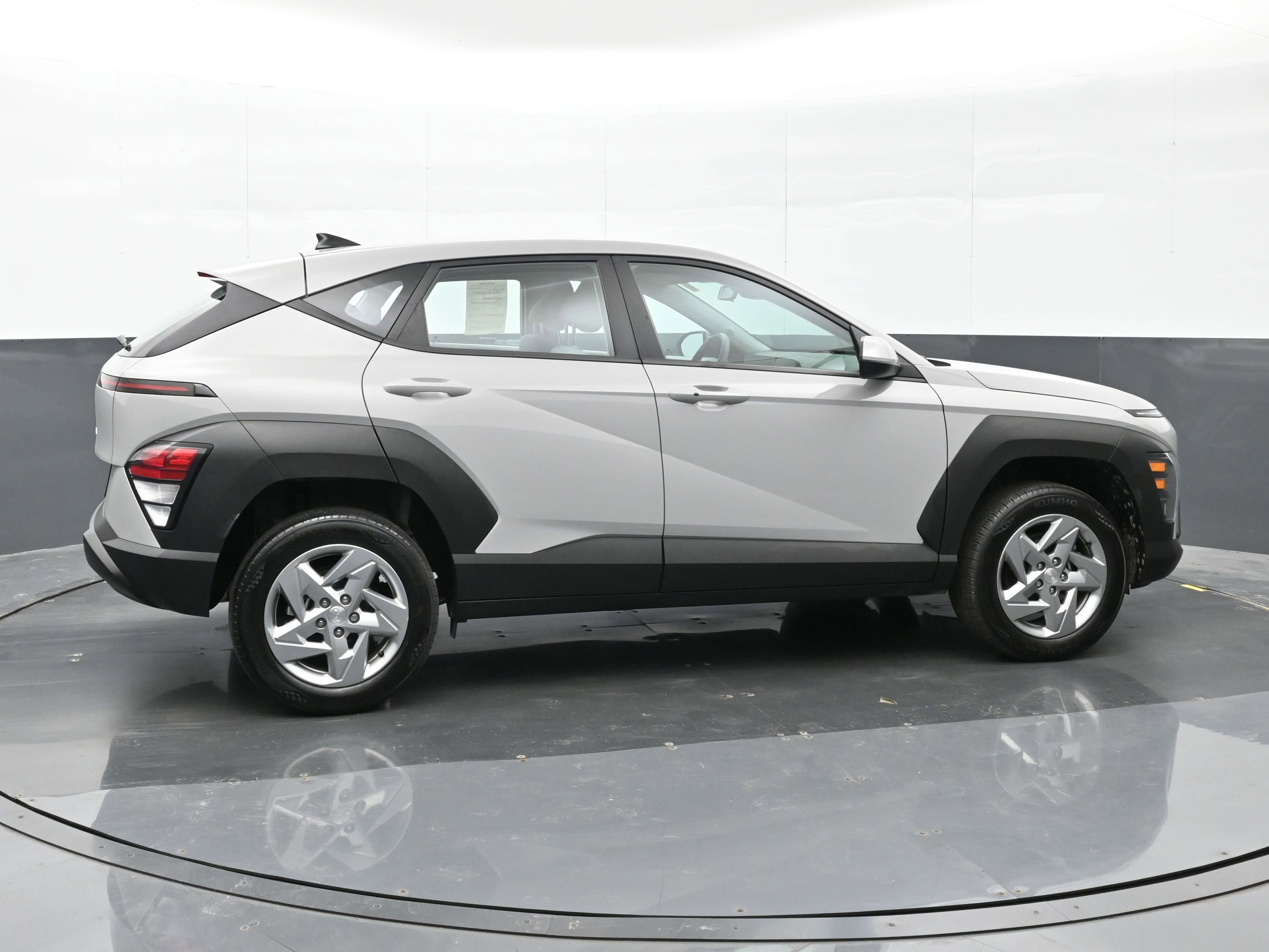 Certified 2024 Hyundai Kona SE AWD/4WD image 5