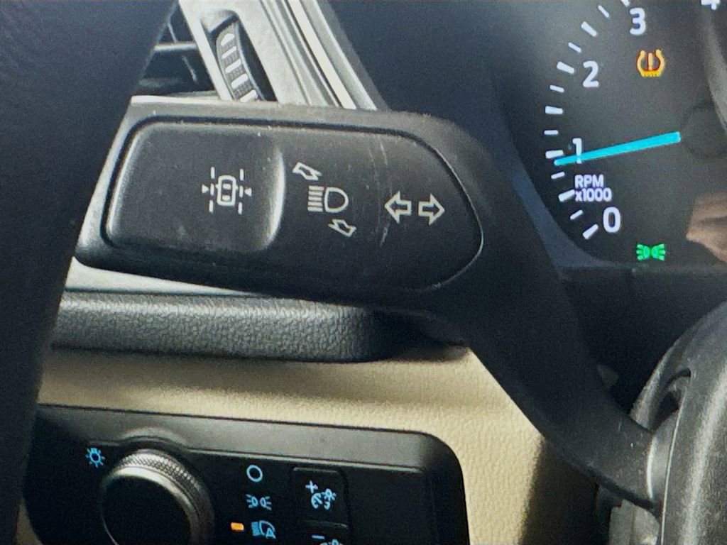 Used 2020 Ford Escape SE FWD image 12