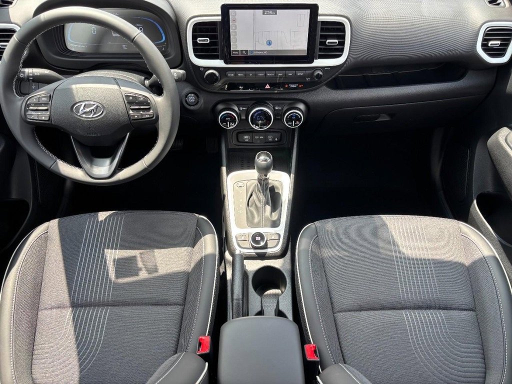 Certified 2025 Hyundai Venue Limited image 28