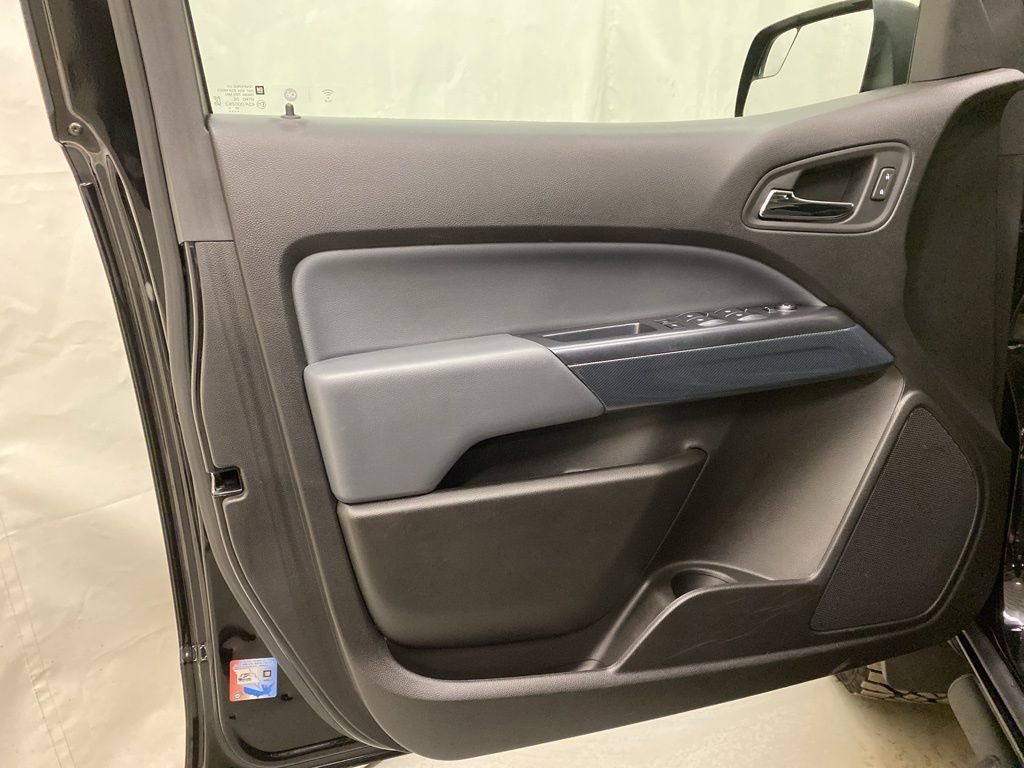 Used 2021 Chevrolet Colorado Z71 w/ Z71 Midnight Edition image 10