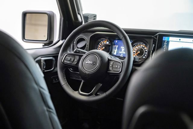 Used 2025 Jeep Gladiator Rubicon w/ Safety Group AWD/4WD image 52